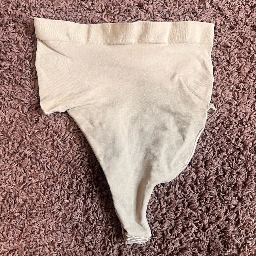 Skims Women's High-Waisted Thong Shapewear‎ Beige Size Medium NWOT